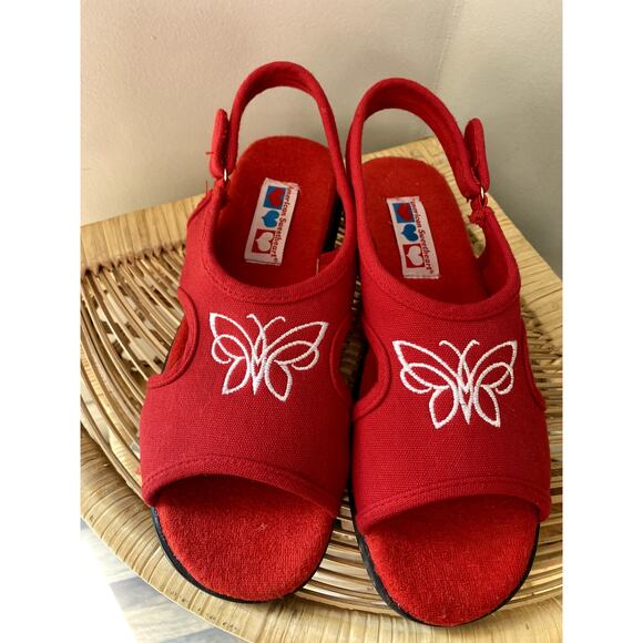 American Sweetheart Cherry Red Canvas Womens Sandals  Sz 8 - Picture 9 of 9